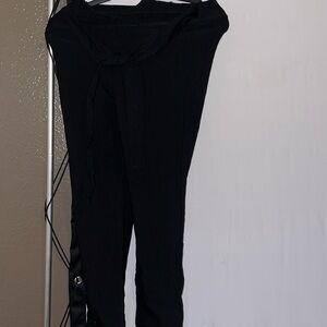 Br These cute dress pants 78% rayon 18% nylon 4% spandex